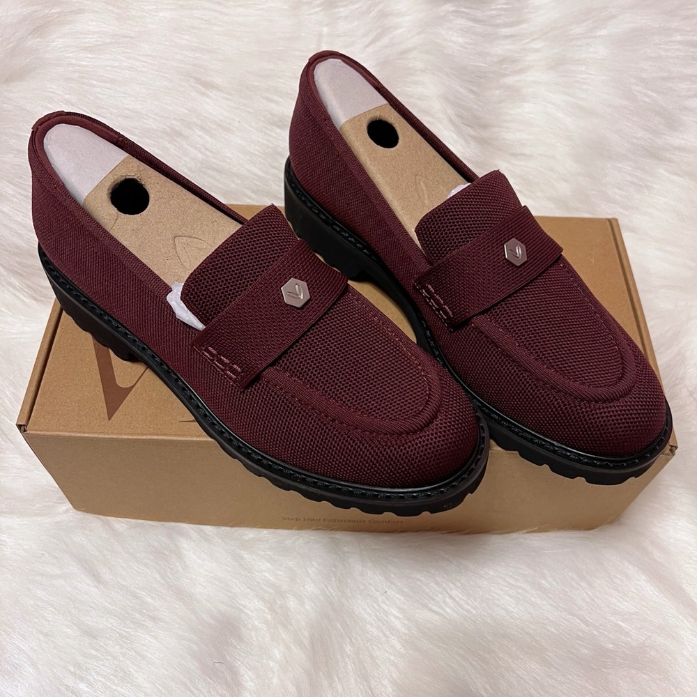 VIVAIA Round-Toe Platform Chunky Heel Loafers (Francesca)
Bordeaux size 8.5